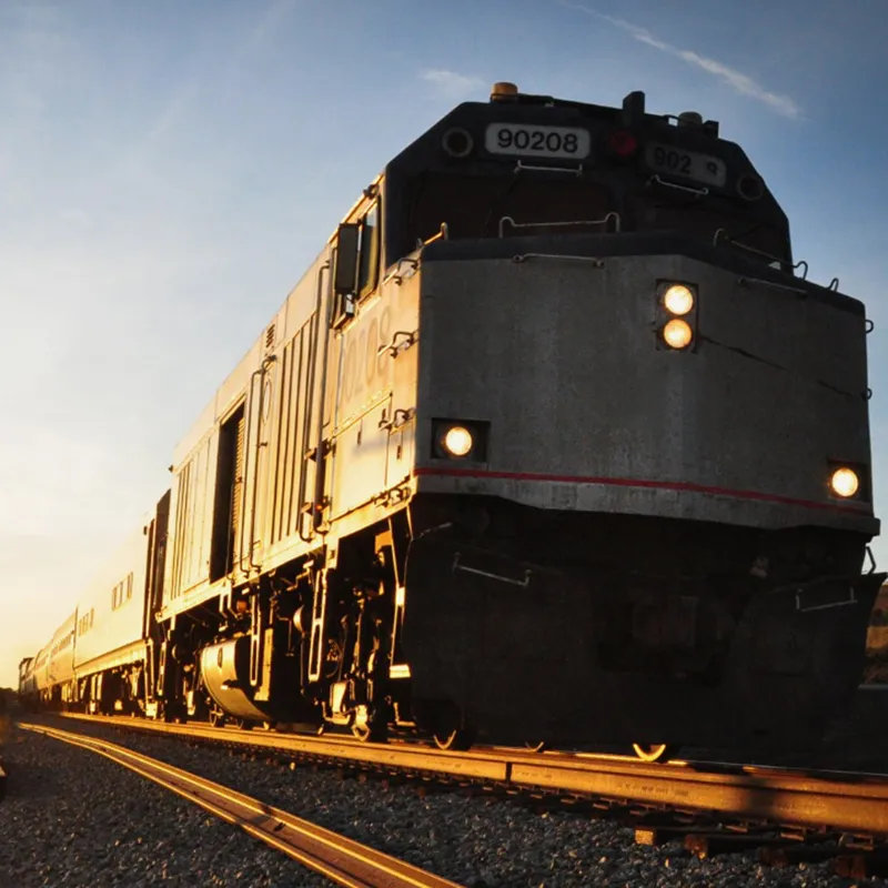 Ofrecemos hornos de tratamiento térmico al vacío para la industria ferroviaria